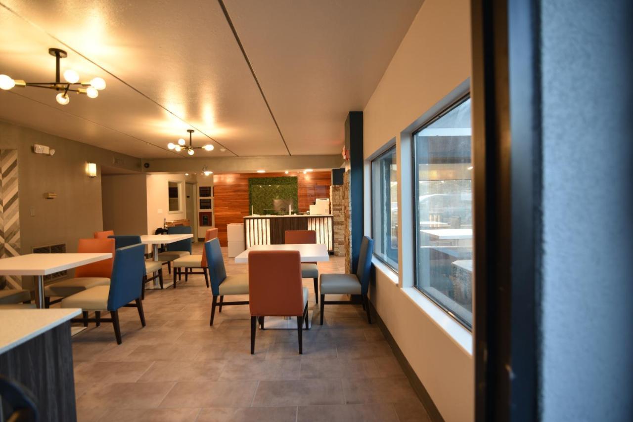Baymont By Wyndham Pine Grove I-81 Hotel Buitenkant foto