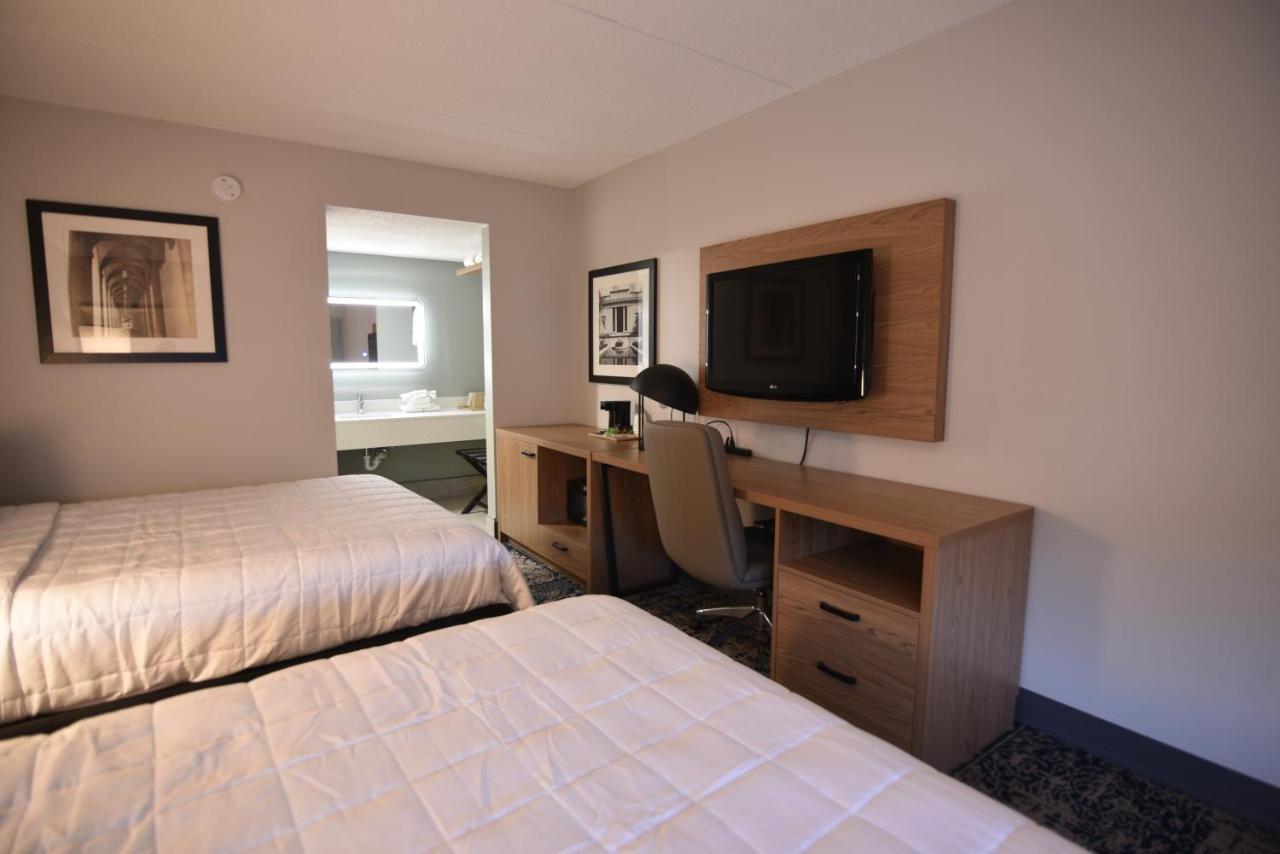 Baymont By Wyndham Pine Grove I-81 Hotel Buitenkant foto